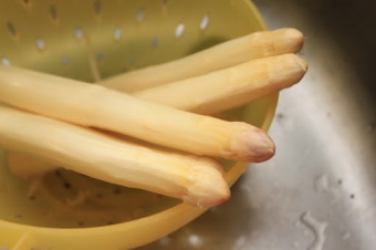 Eating by memory: An ode to white asparagus