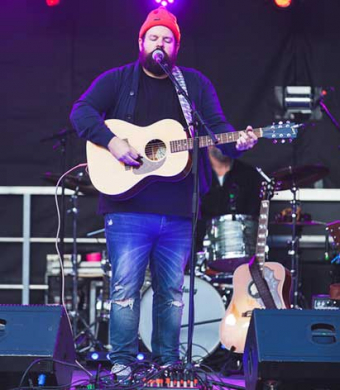 Donovan Woods