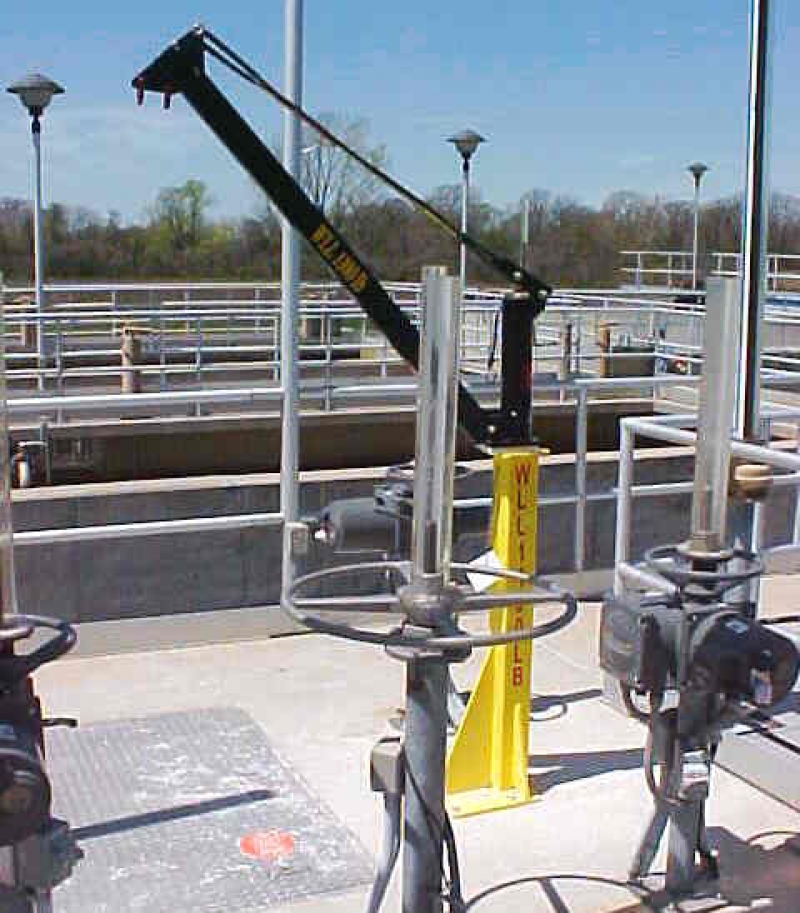 Tall steel sockets, lightweight aluminum Davit system Easily Moved