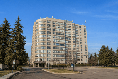 1106 - 712 Rossland Rd E, Whitby