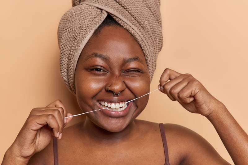 How Often Should You Floss? A Dentist’s Guide