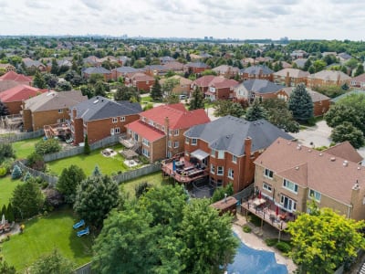 Bayview Hill, Richmond Hill: The Complete Neighbourhood Guide