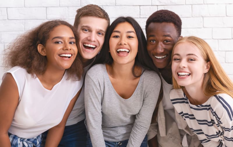 Confident Smiles with SimplyClear & Invisalign Clear Aligners