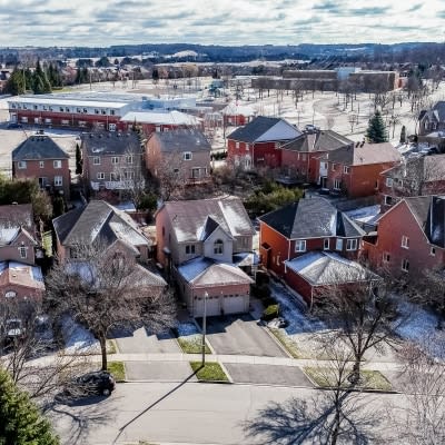 Aurora Neighbourhoods Guide