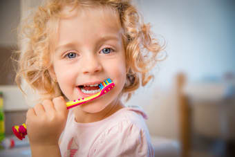 Kids’ Dental Care (Children’s Dentistry) for Ages 0–2: Teething, Oral Hygiene & Cavity Prevention