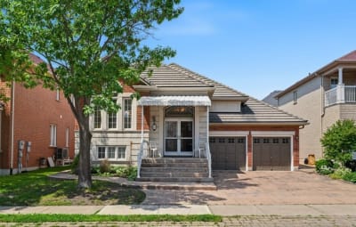 26 Saint Clare Blvd, Woodbridge