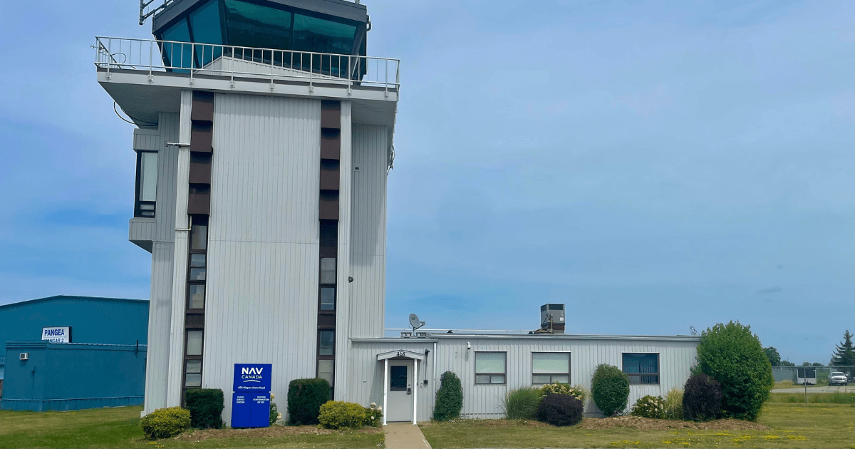 NAV CANADA Flight Service Station celebrates 35 years of service at Niagara District Airport