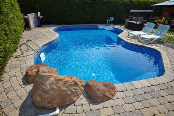 Should I Get a Custom In-Ground Pool? 5 Items to Consider